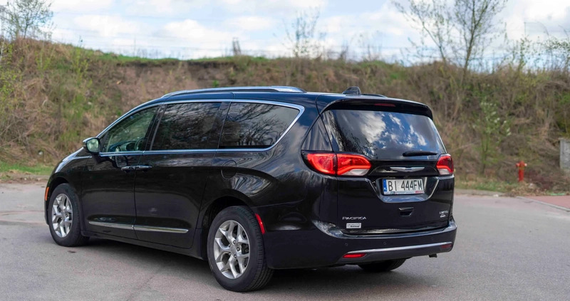 Chrysler Pacifica cena 120500 przebieg: 80500, rok produkcji 2019 z Białystok małe 232